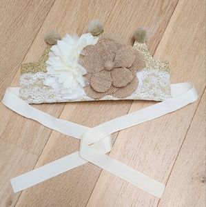 Royal & Rose tie on crown. New